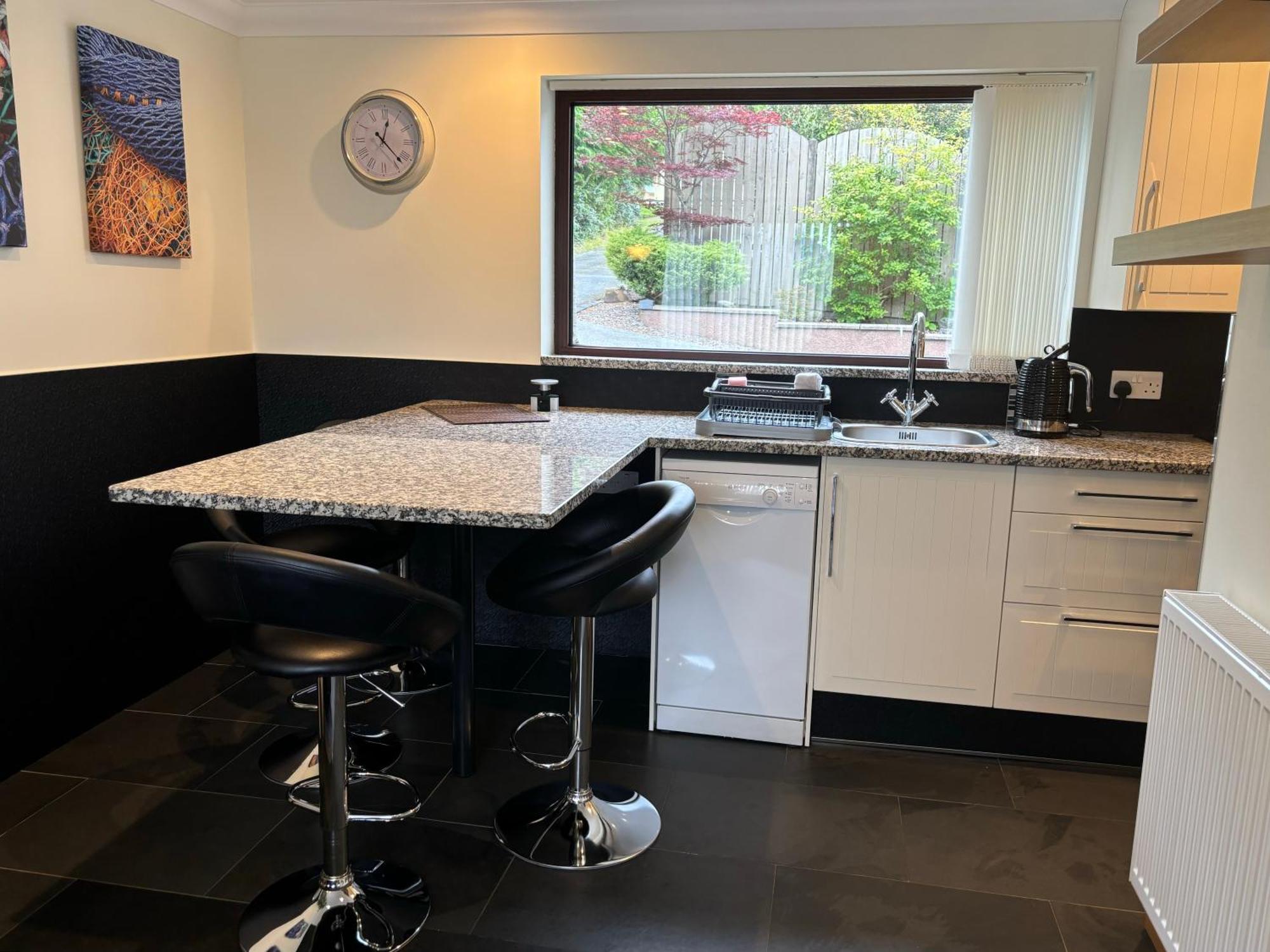 Misty Isle Apartments Ltd - Maol View Kyleakin Bagian luar foto